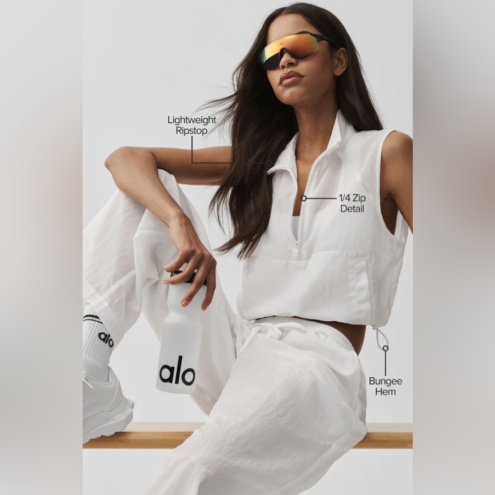 Alo Yoga Ripstop Electric Vest White S - Picture 2 of 12